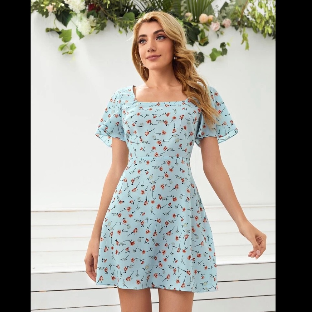 SOLD - Shein light blue Ditsy Floral Zipper Dress in size XS - US size 2